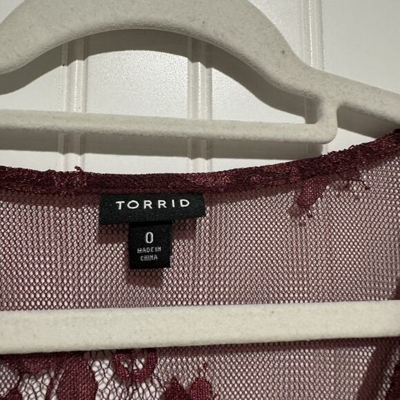 Torrid Burgundy Babydoll Sheer Lace Top Plus Size 0X - Picture 5 of 6